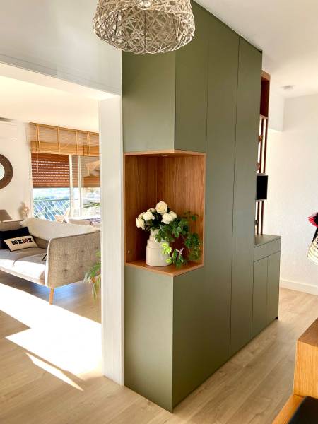 Rangement mural avec penderie Le Lavandou