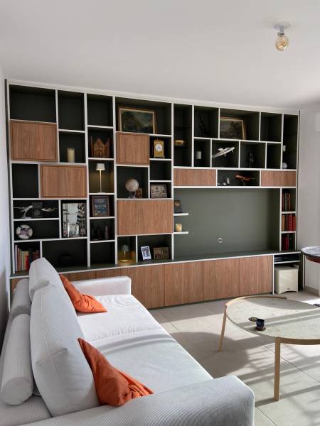 Bibliothèque avec meuble TV à Sanary-sur-Mer