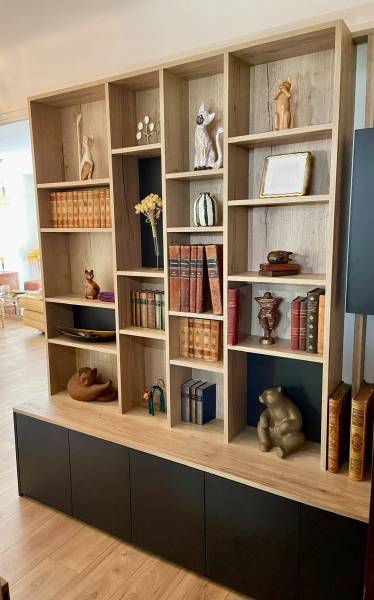 Bibliothèque sur mesure dans une entrée Hyères
