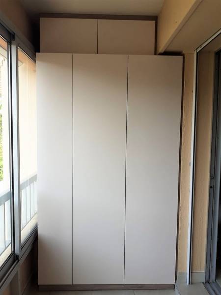 Placard buanderie fermé à Six Fours les Plages